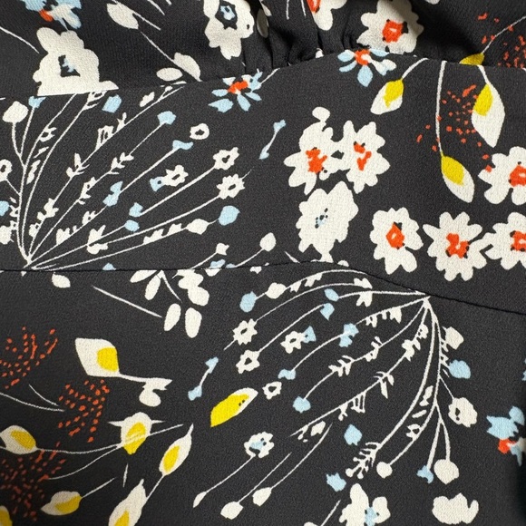 Parker Black and White Flutter Sleeve V-Neck w/ Tie Tiered Mini Dress. Back Zip - Picture 4 of 16